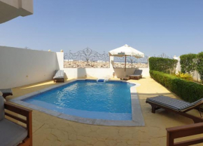 5 Bedroom Villa With Pool and Hot Tub